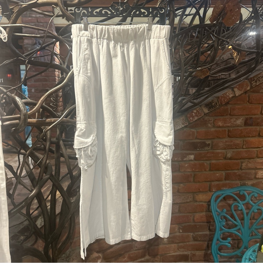 NWT Women’s Focus Fashion White 100% Cotton Bermuda Capris